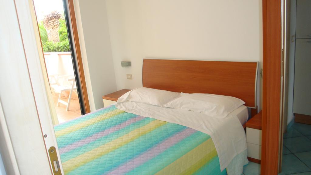 Ischia Uno Residence Forio di Ischia Стая снимка