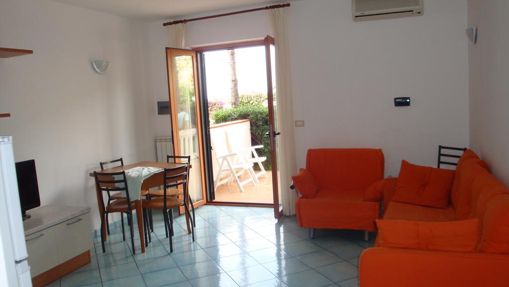 Ischia Uno Residence Forio di Ischia Стая снимка